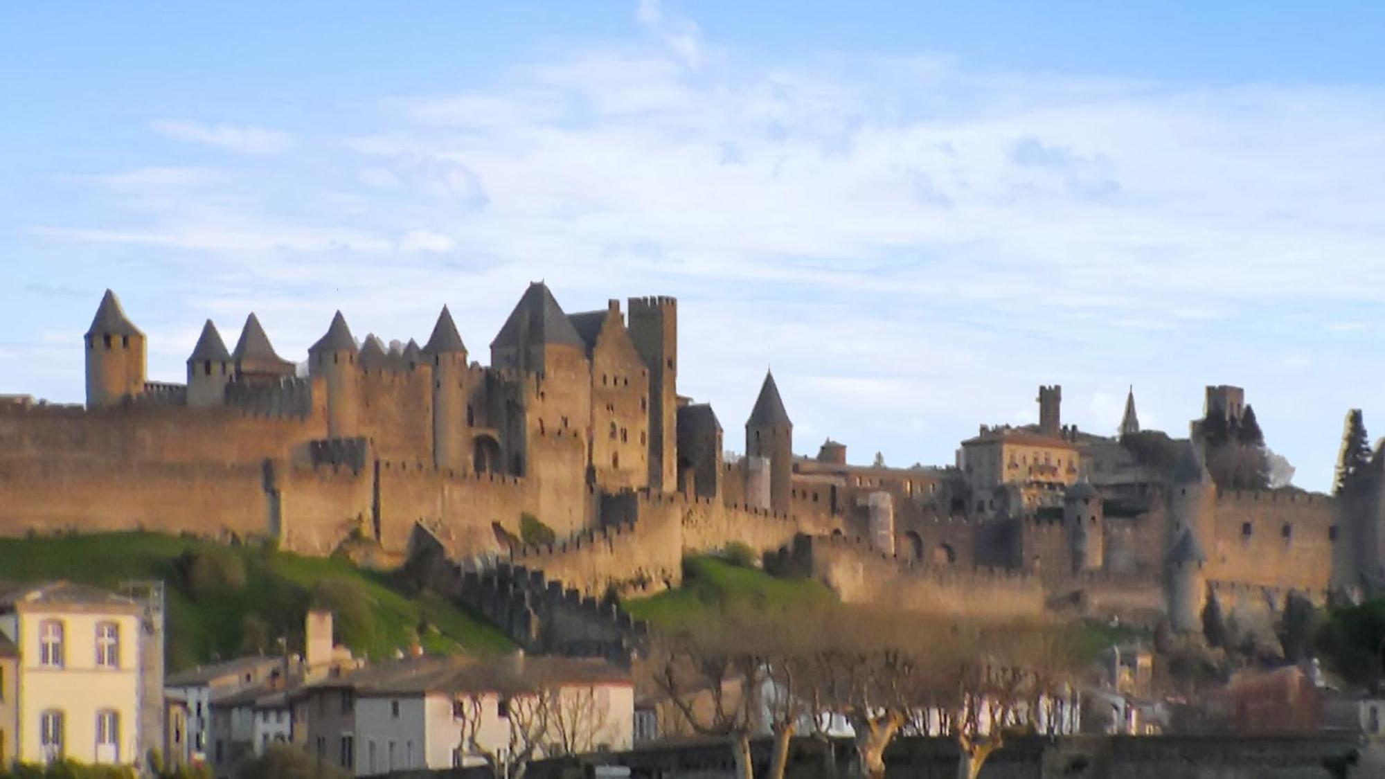 Appartement Charmant A Carcassonne Avec Terrasse ภายนอก รูปภาพ